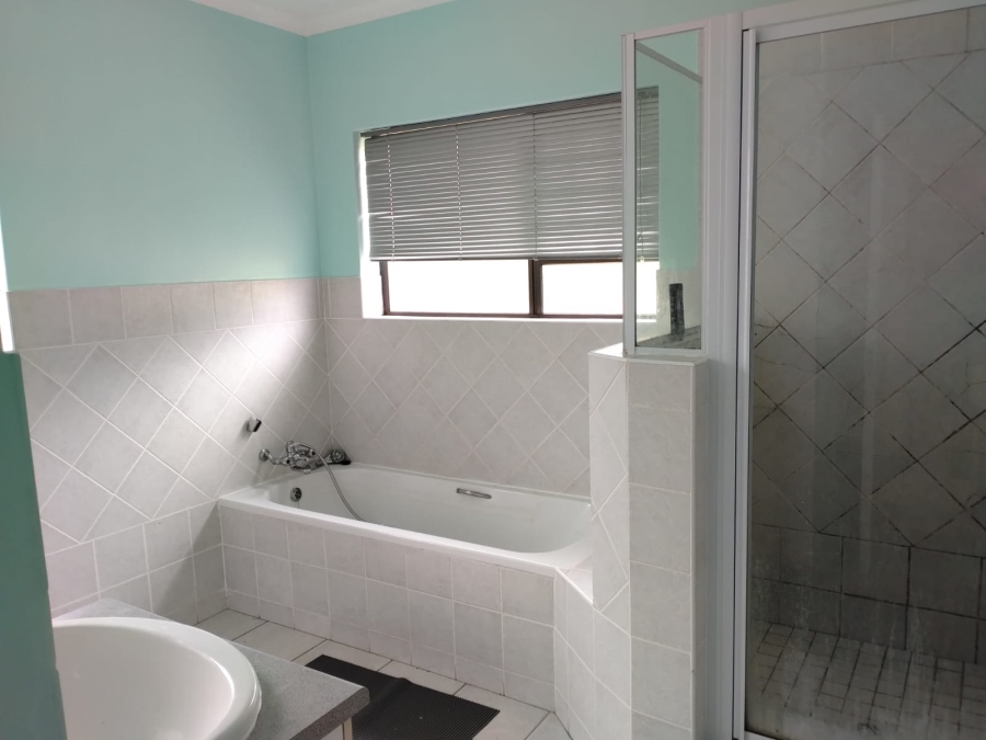 4 Bedroom Property for Sale in West Bank Eastern Cape